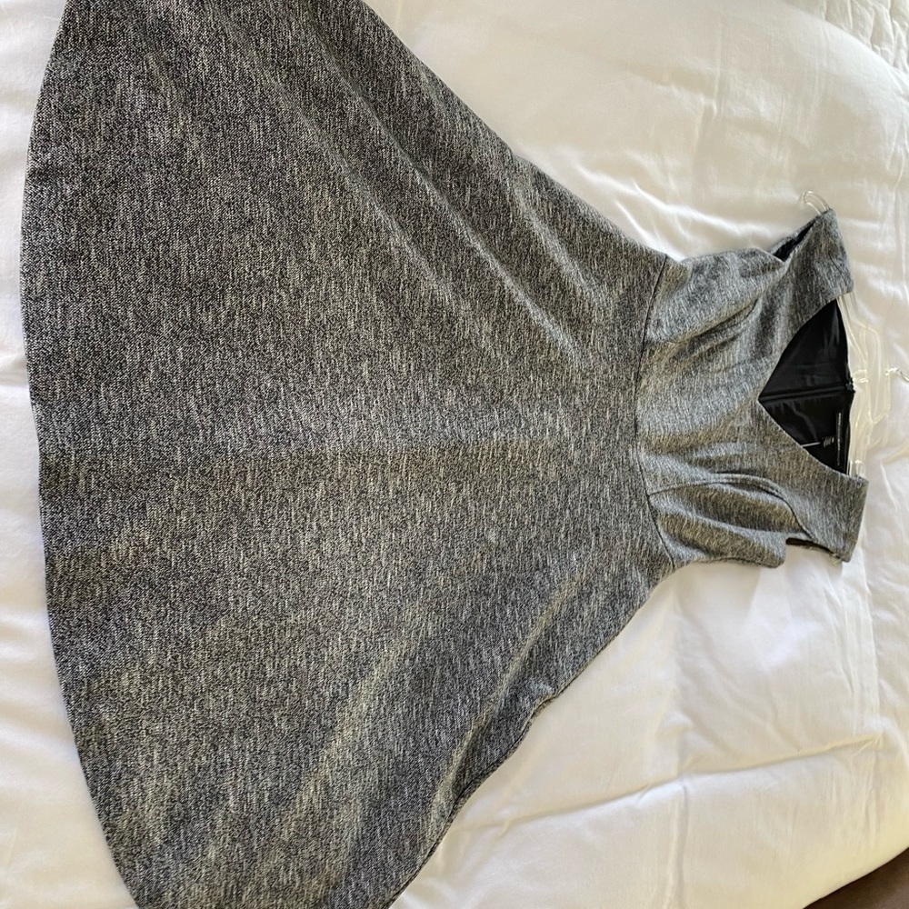 White House Black Market gray heather, fit and flare dress in size 00 NWT! - Picture 5 of 8